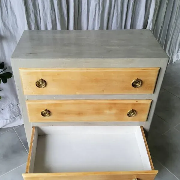 Illustration numéro 4 du produit Commode en bois peint, 1950