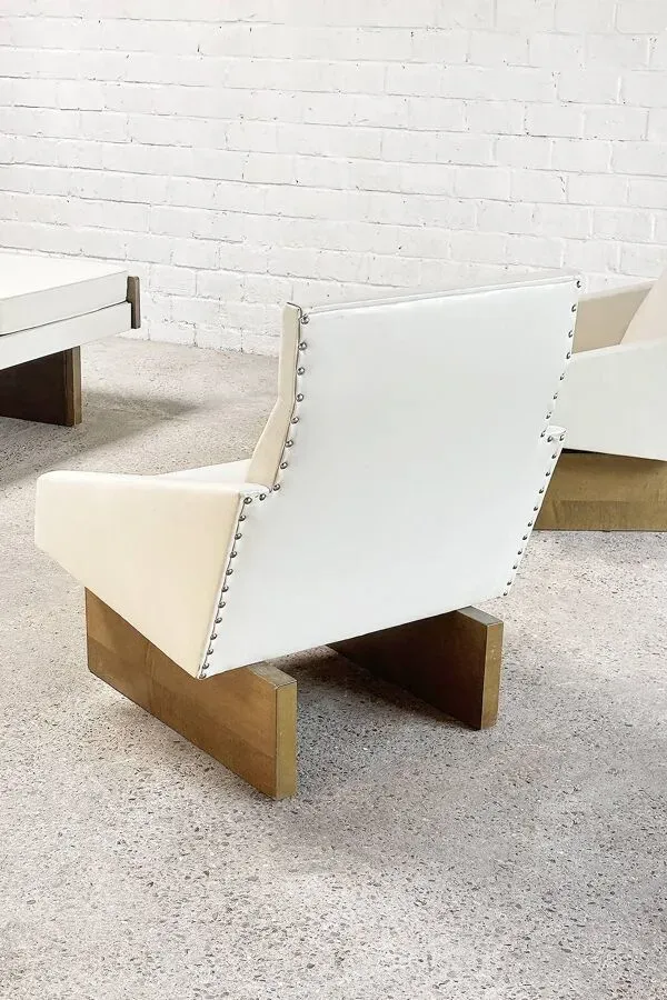 Illustration numéro 4 du produit Ensemble de canapés de salon moderniste français en cuir blanc, années 1950