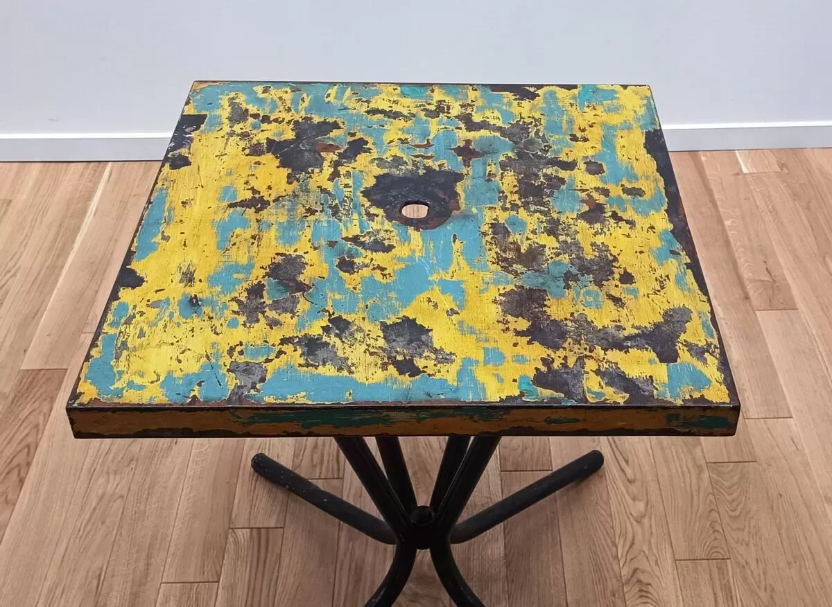 Illustration numéro 4 du produit Guéridon industriel