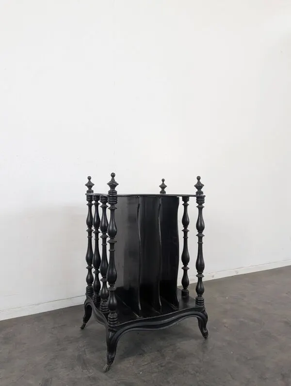 Illustration numéro 4 du produit Meuble à partition de musique Napoléon III en bois noirci