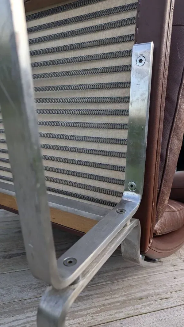 Illustration numéro 4 du produit Pièce unique - Fauteuil chrome & cuir danois attribué à Poul Nørreklit