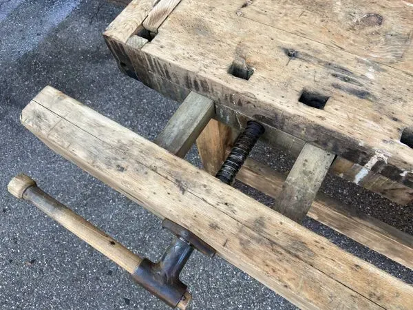 Illustration numéro 4 du produit Table industrielle Établi menuisier en bois naturel brut vintage bohême