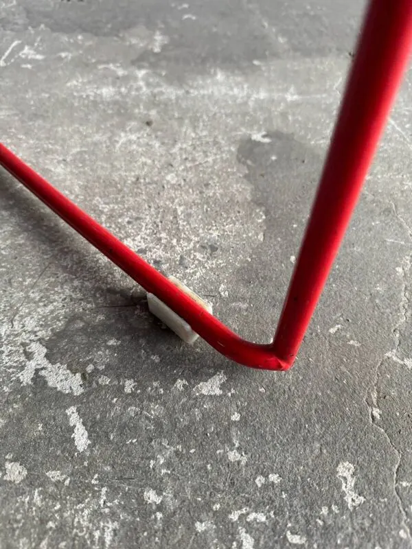 Illustration numéro 4 du produit Chaise Omstak rouge par Rodney Kinsman pour Bieffeplast (1980)