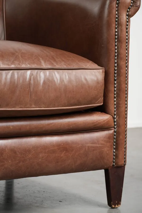 Illustration numéro 4 du produit Fauteuil club en cuir de vache couleur cognac de style anglais