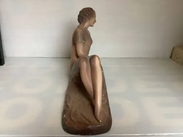 Illustration numéro 4 du produit Statue la femme aux oiseaux signée art déco