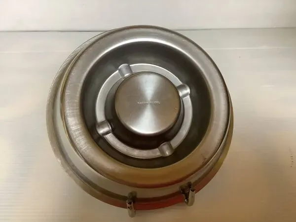 Illustration numéro 4 du produit Cendrier en métal