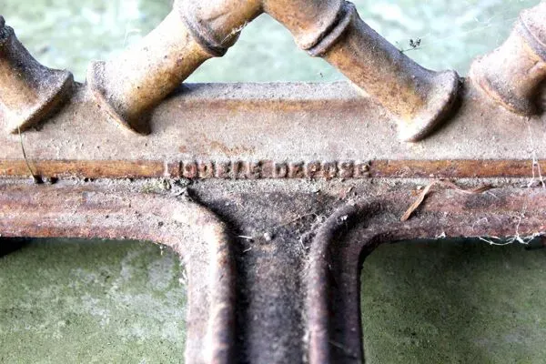 Illustration numéro 4 du produit Porte parapluie en fonte vintage année 50