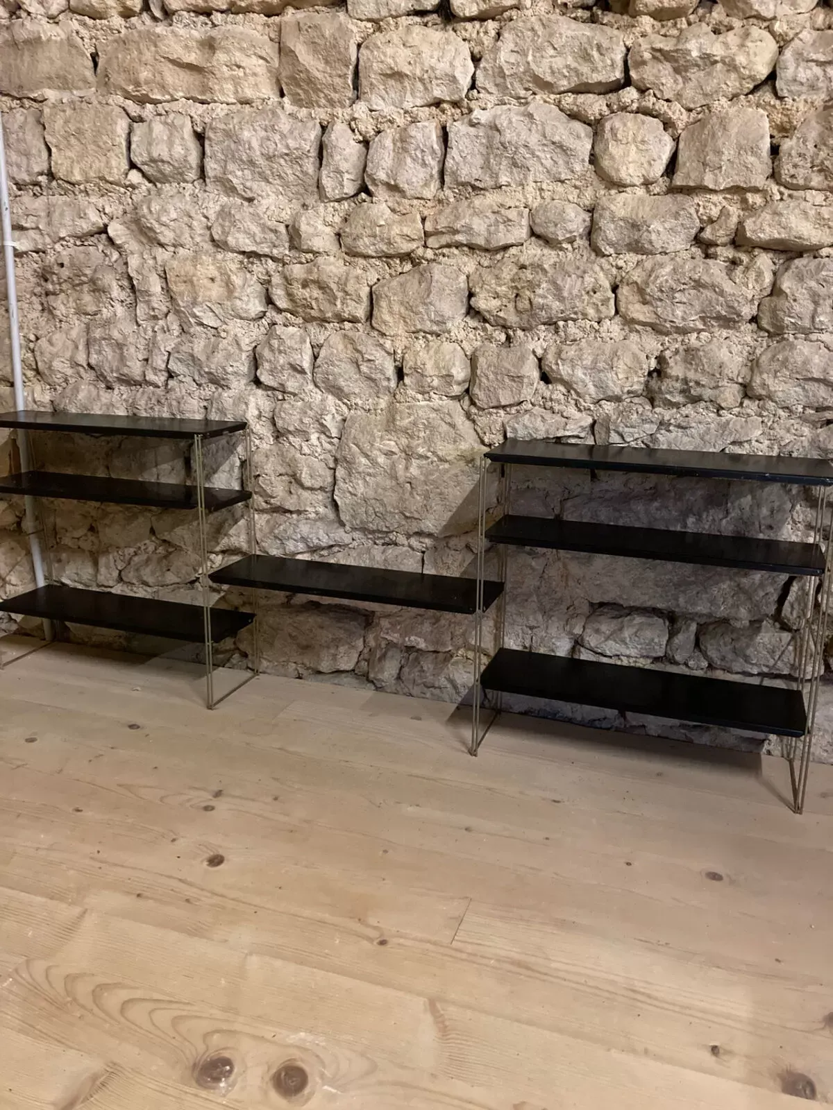 Illustration numéro 4 du produit Étagères