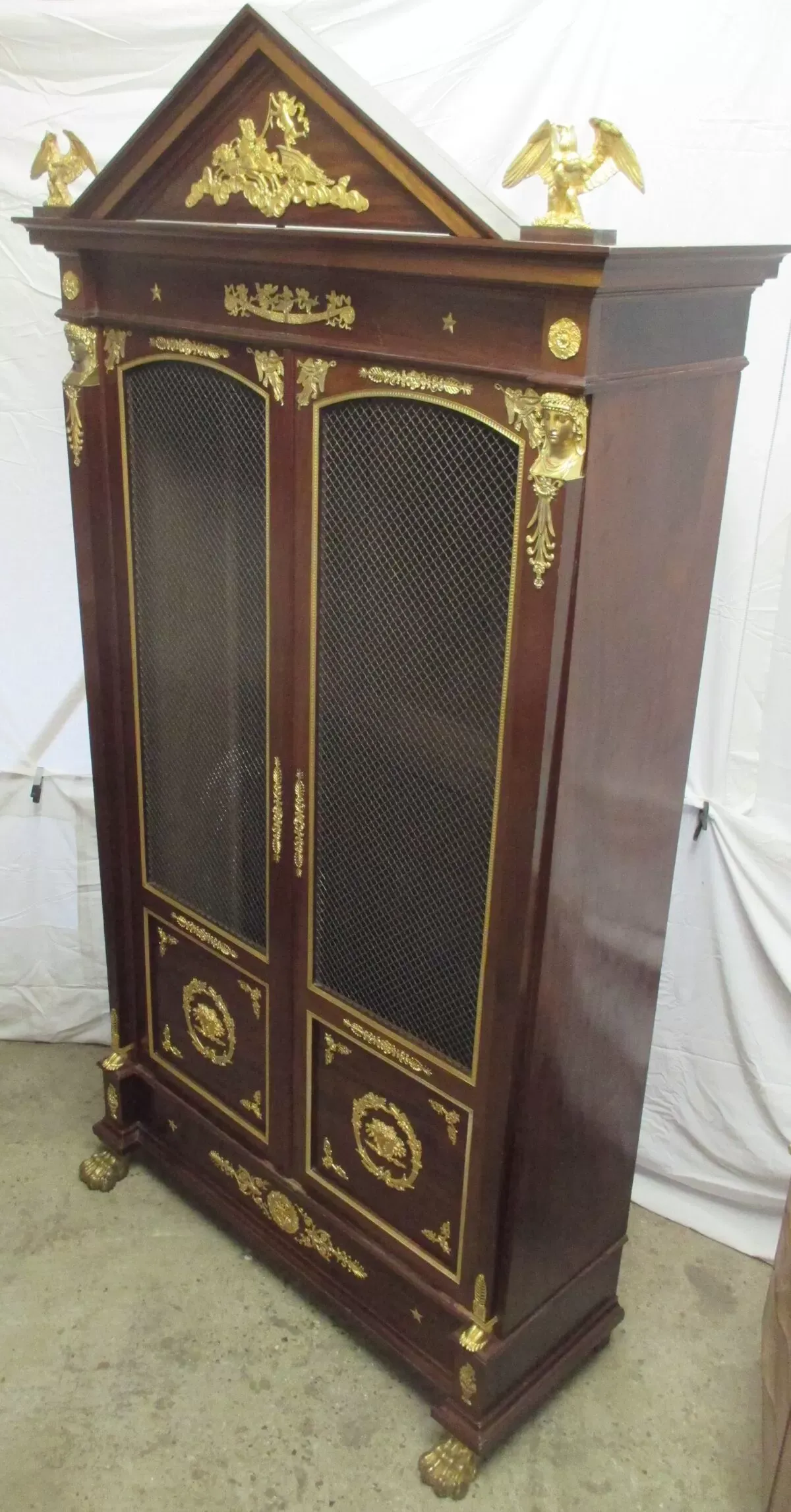 Illustration numéro 4 du produit Bibliothèque acajou de Cuba Scd empire ornée 50 bronzes dorés