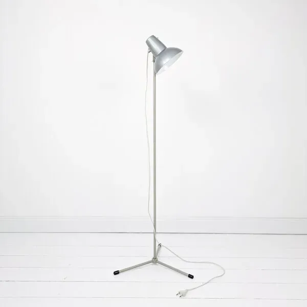 Illustration numéro 4 du produit Lampadaire trépied vintage en métal gris, style atelier réglable