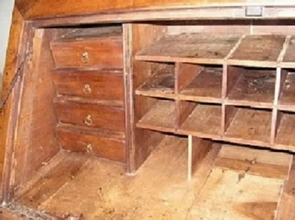 Illustration numéro 4 du produit Secrétaire à pente d'époque Louis XVI , authentique