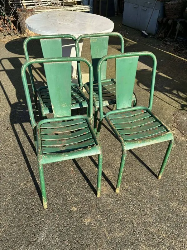 Illustration numéro 4 du produit Ensemble table et 4 chaises de jardin