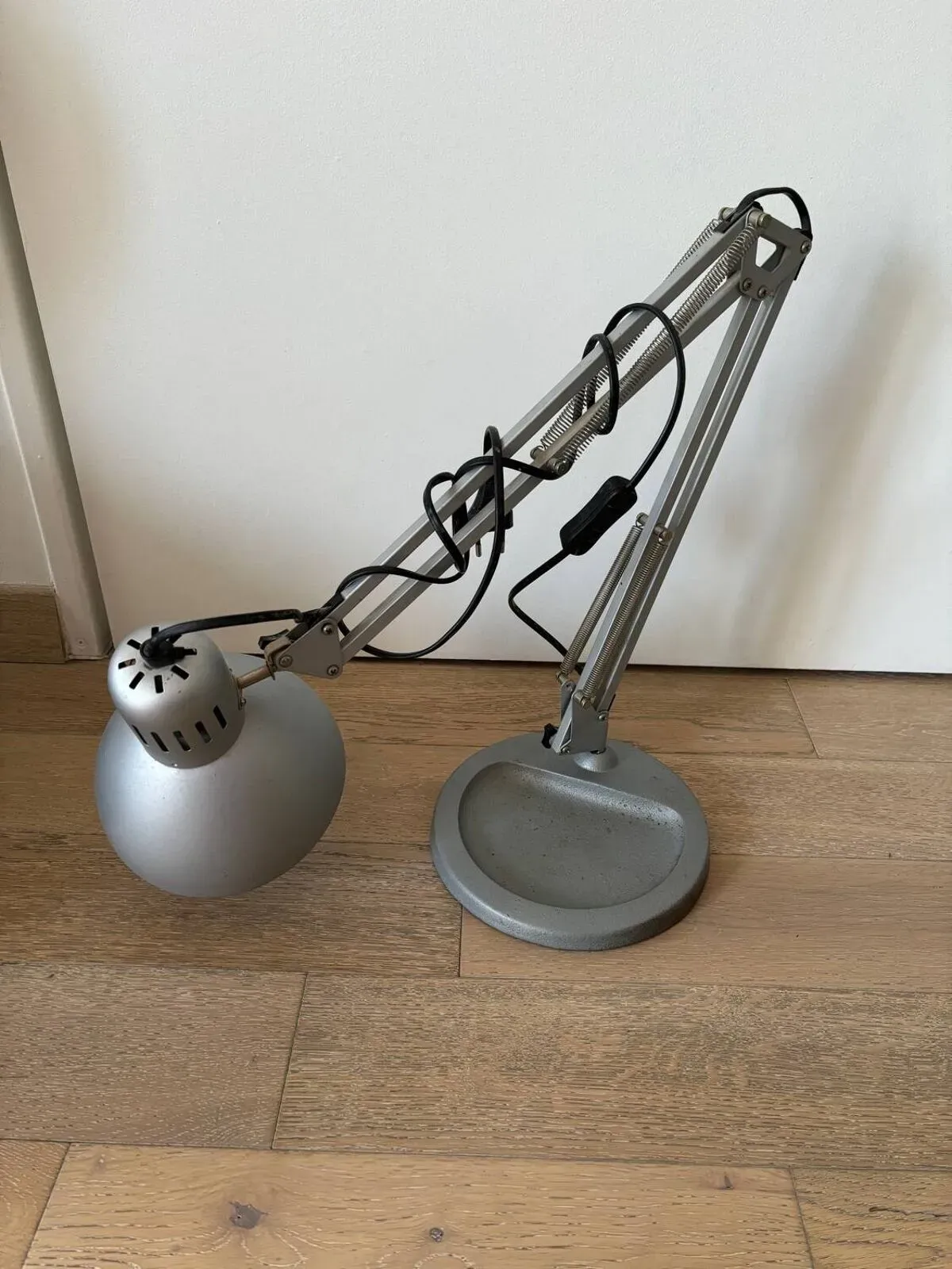 Illustration numéro 4 du produit Lampe industrielle annees 90