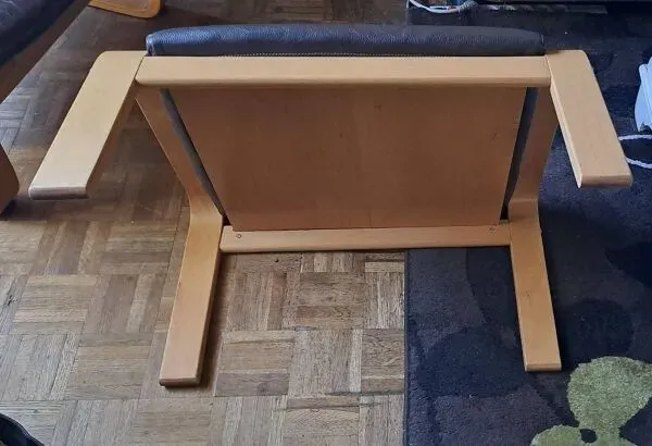 Illustration numéro 4 du produit Pouf repose pied ikea cuir 2000's france style scandinave modèle knisa colo