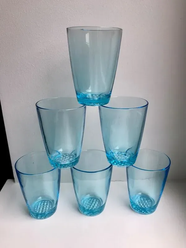 Illustration numéro 4 du produit Lot de 6 verres à eau made in france en verre bleu années 70