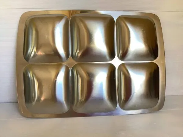 Illustration numéro 4 du produit Plat à compartiments métal brossé Italy