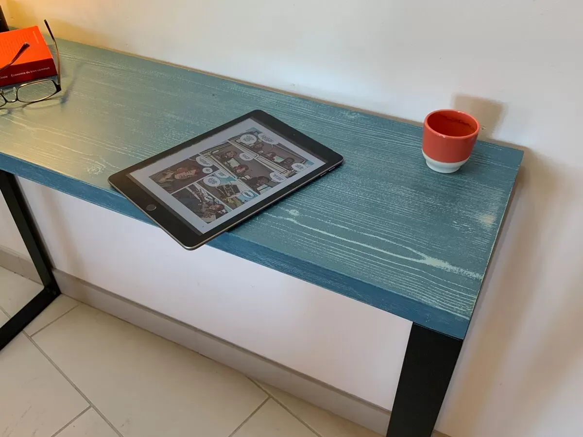 Illustration numéro 4 du produit Console plateau bois piètement acier