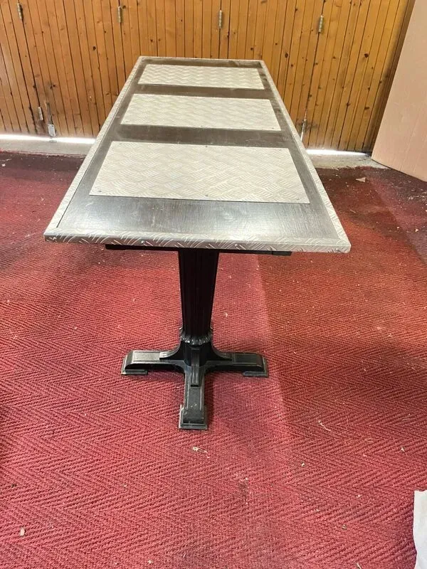 Illustration numéro 4 du produit Table bistrot