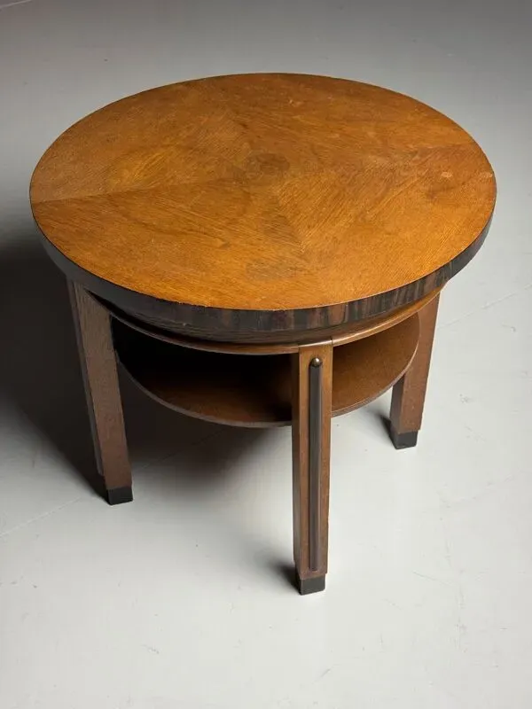 Illustration numéro 4 du produit Table d'appoint de l'école d'Amsterdam