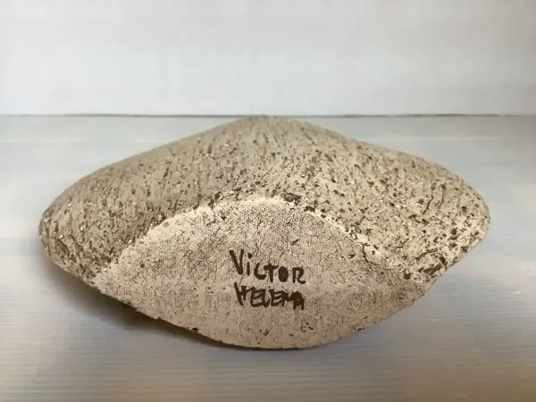 Illustration numéro 4 du produit Vase en céramique de Victor Helena