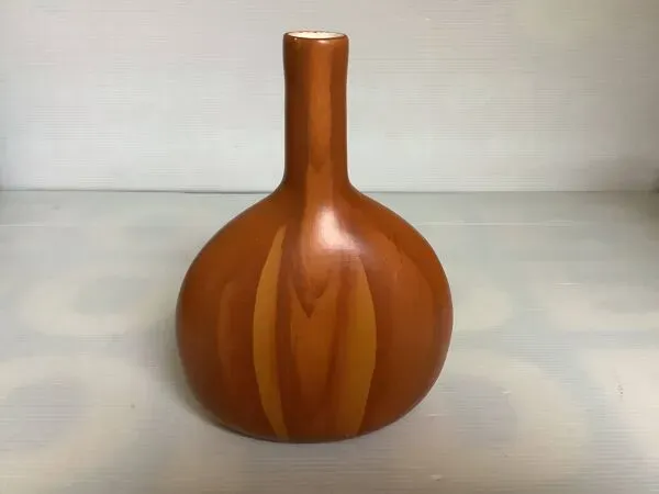 Illustration numéro 4 du produit Vase bouteille imitation bois