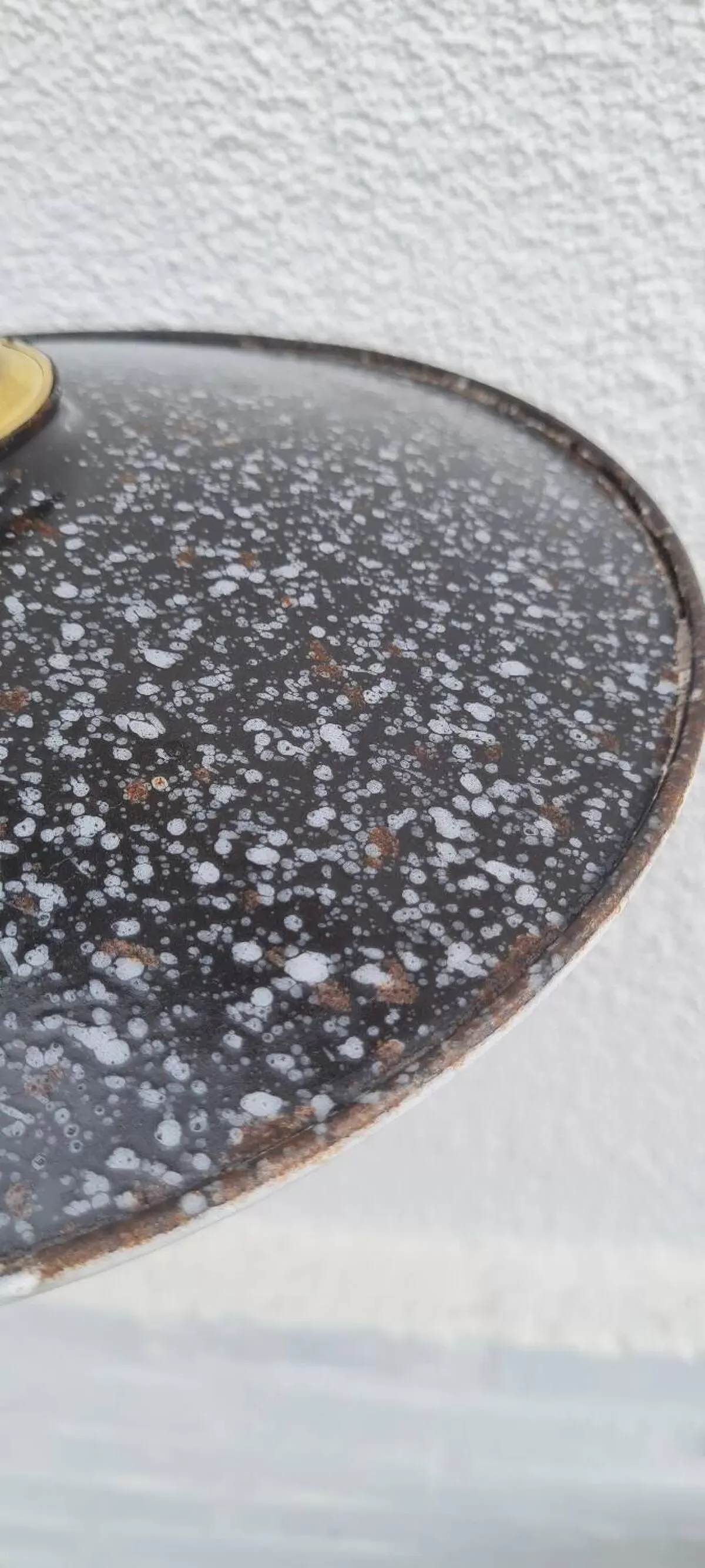 Illustration numéro 4 du produit Suspension en tôle émaillée noire moucheté