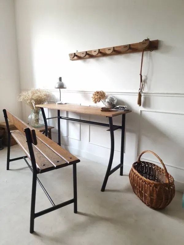 Illustration numéro 4 du produit Bureau d'écolier