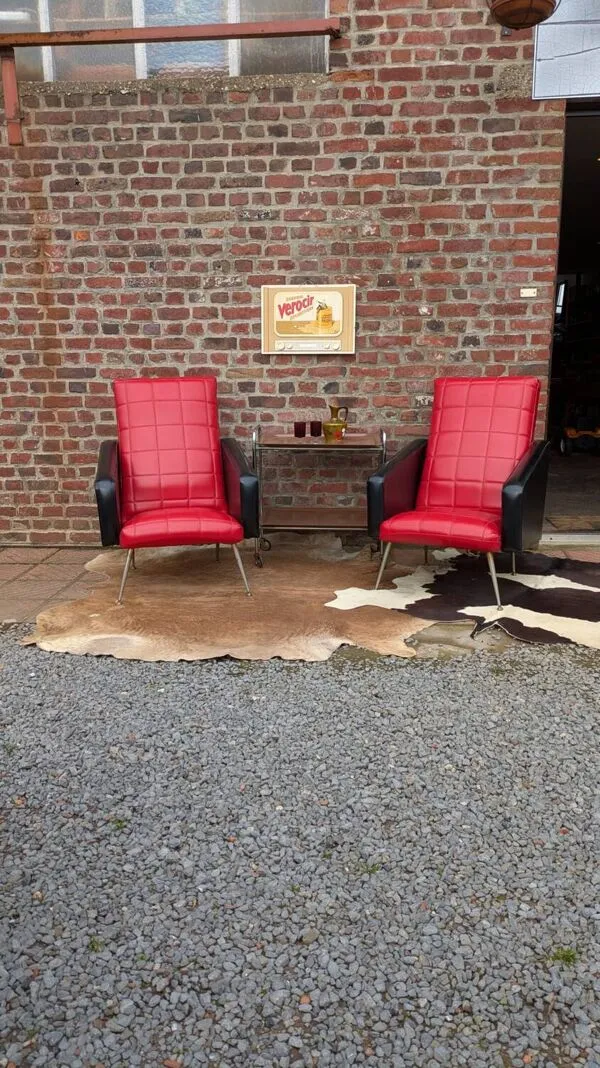 Illustration numéro 4 du produit Paire de fauteuils en skaï