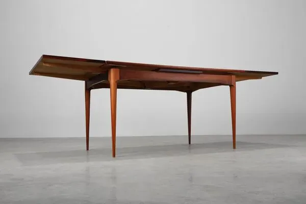 Illustration numéro 4 du produit Table à manger extensible en teck des années 1960, Belgique