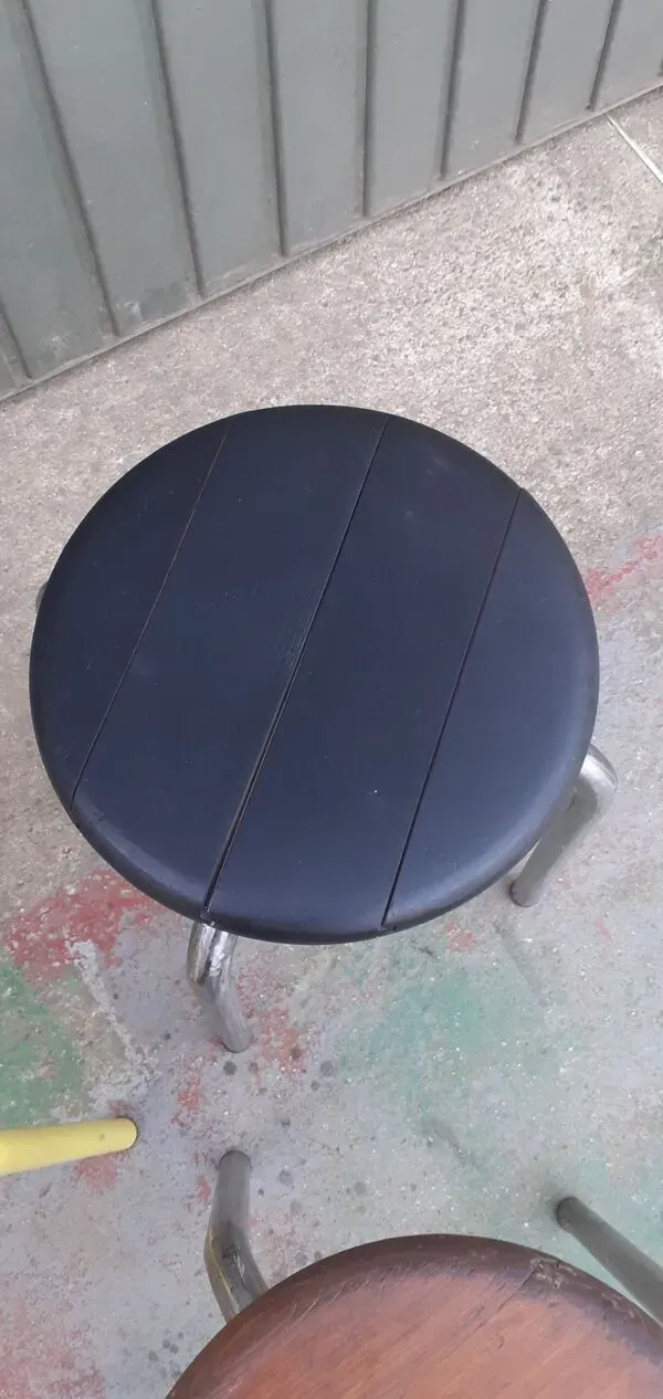 Illustration numéro 4 du produit Tabourets école