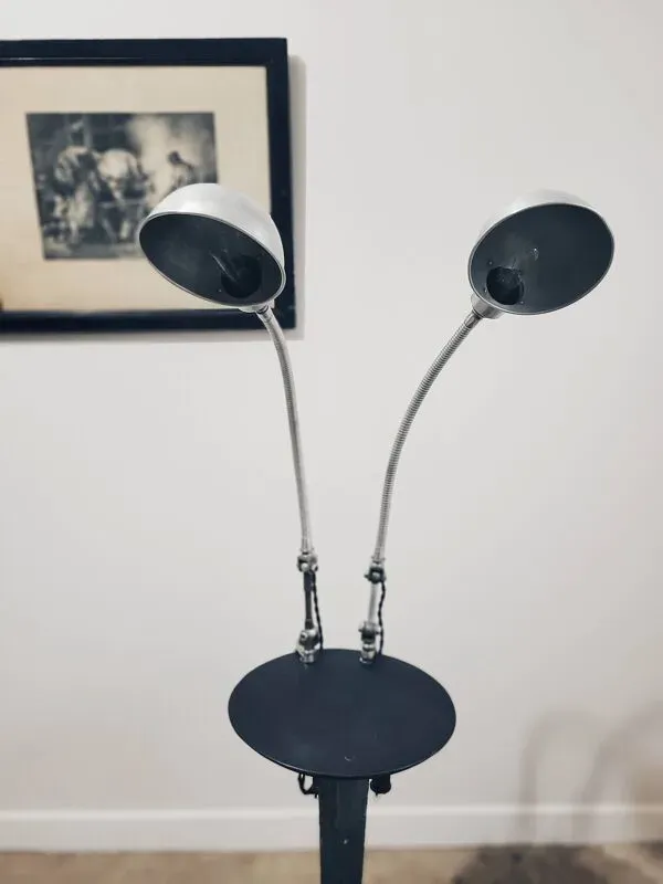 Illustration numéro 4 du produit Paire de lampes d'atelier années 30