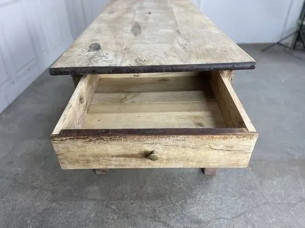 Illustration numéro 4 du produit Table de métier 1880 à tiroirs