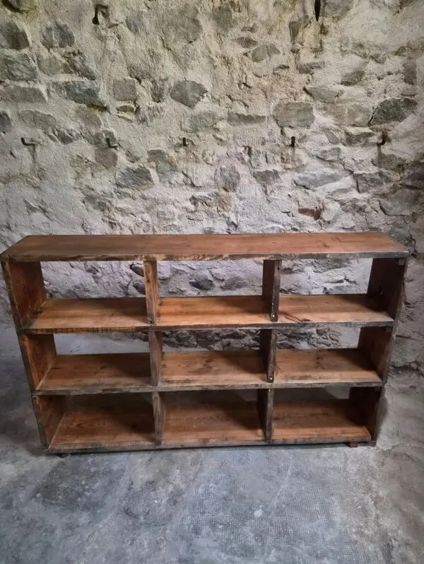 Illustration numéro 4 du produit Étagère d'atelier ancienne en pin français, meuble à chaussures industriel, vers 1900