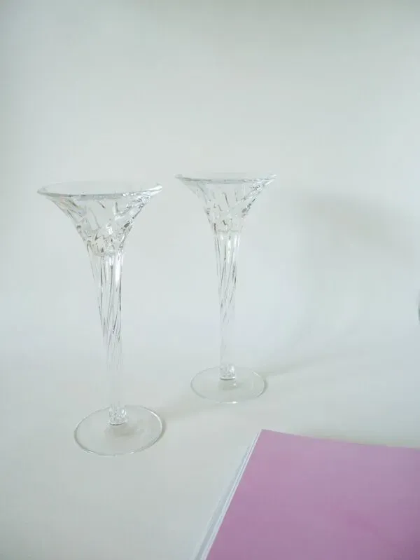 Illustration numéro 4 du produit Paire de bougeoirs en cristal Swirl signés J&G Durand, 1950