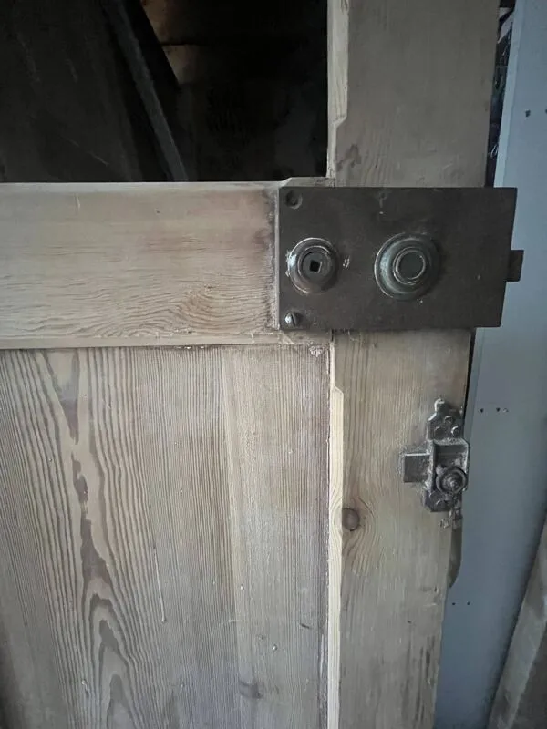 Illustration numéro 4 du produit Porte ancienne (sans vitrage)