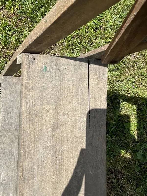 Illustration numéro 4 du produit Escabeau de peintre ancien en bois