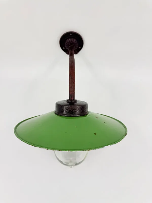 Illustration numéro 4 du produit Lampe de cour