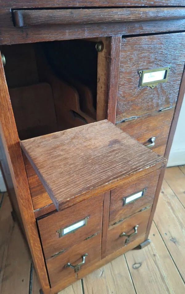 Illustration numéro 4 du produit Meuble de métier vintage, secrétaire ancien