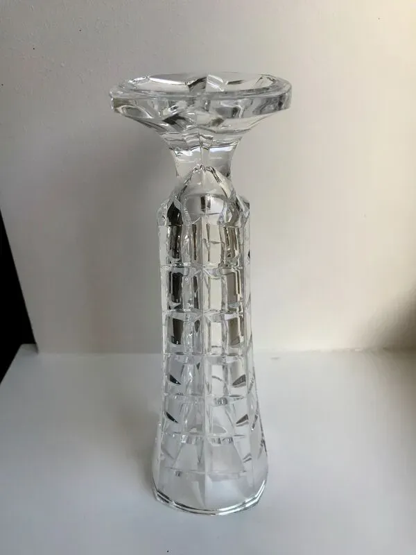 Illustration numéro 4 du produit vase sur pieds en verre cristal moulé art déco