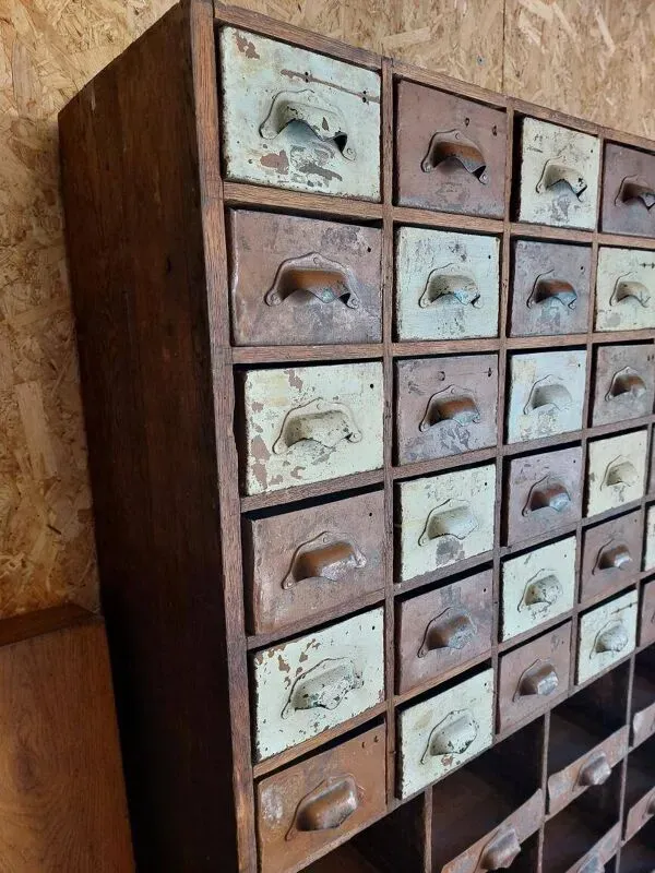 Illustration numéro 4 du produit Meuble de métier