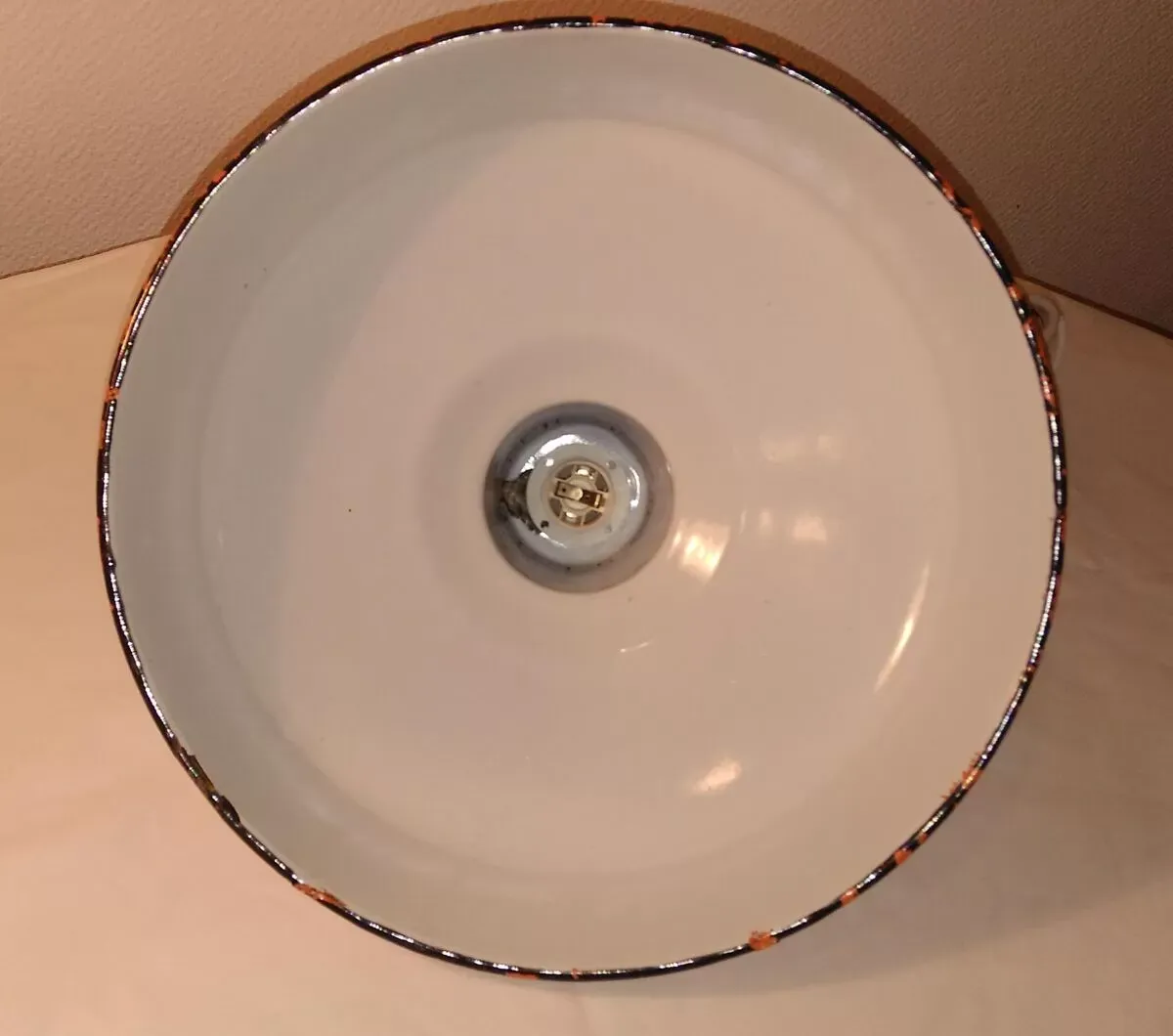 Illustration numéro 4 du produit Suspension industrielle 1960 métal émaillé