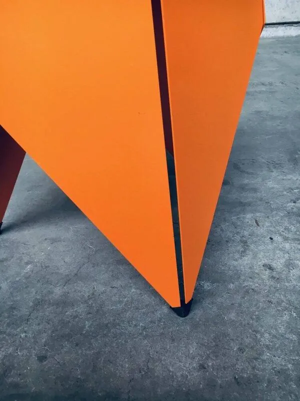 Illustration numéro 4 du produit Table d’appoint en origami