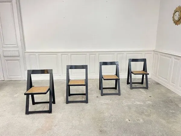 Illustration numéro 4 du produit 4 chaises vintage pliantes en bois et cannage