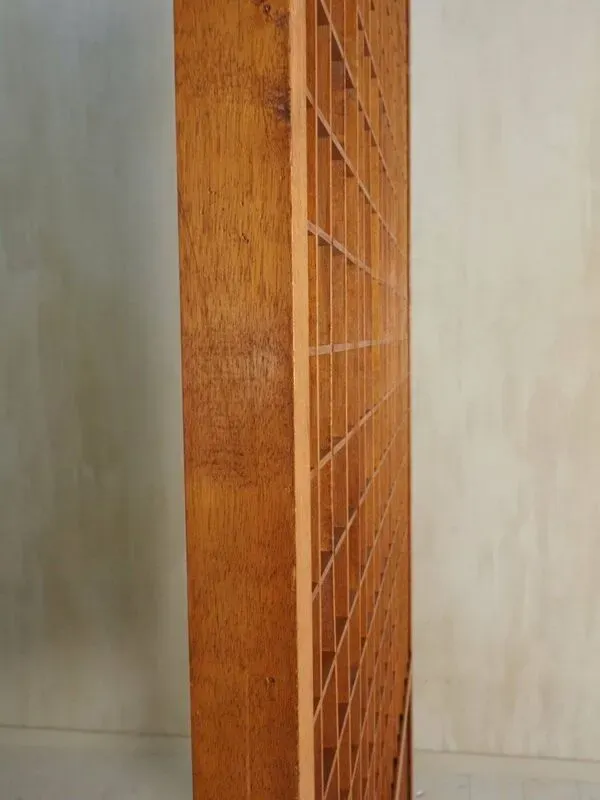 Illustration numéro 4 du produit Séparateur de pièce en bois avec design en treillis, 1960