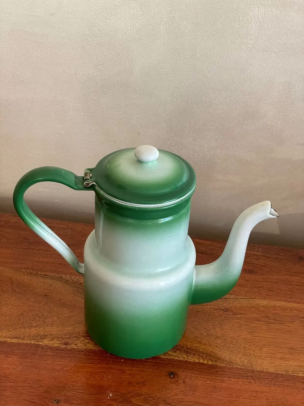 Illustration numéro 4 du produit Cafetière en tôle émaillée