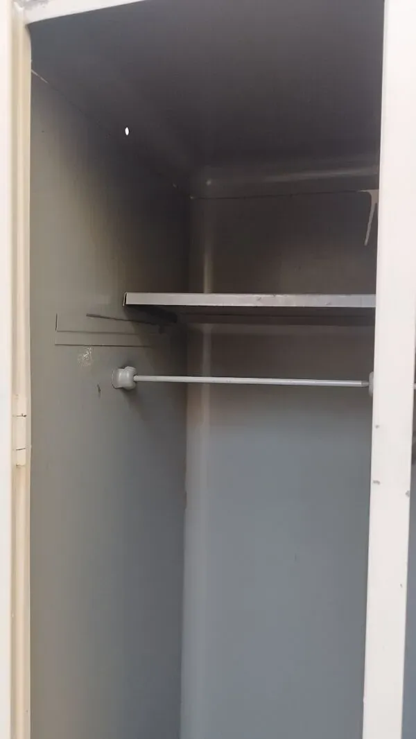 Illustration numéro 4 du produit Vestiaire vintage métal 2 portes