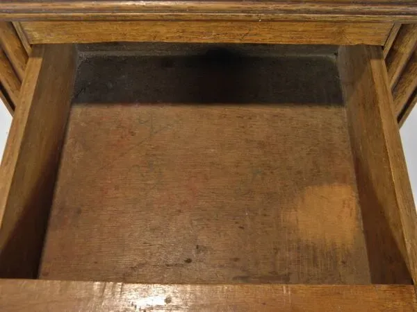 Illustration numéro 4 du produit MEUBLE d'APPOINT , CHEVET ART DECO