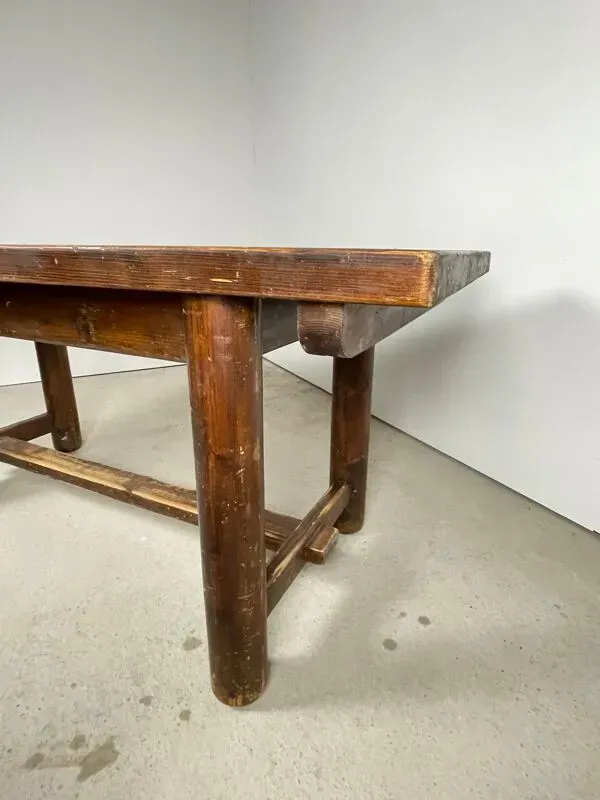 Illustration numéro 4 du produit Table en pin par Georges Robert