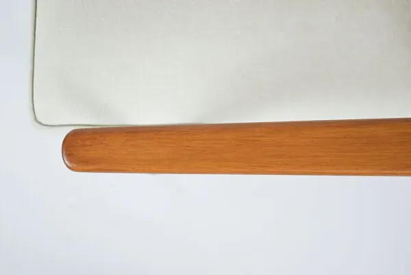 Illustration numéro 4 du produit Fauteuil d’origine vintage « Fox » conçu par H. Lis années 1970, tissu beige, entièrement rénové