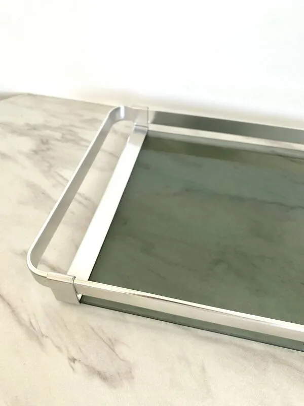 Illustration numéro 4 du produit Plateau aluminium et chrome MB Italy Années 70 - 45 cm